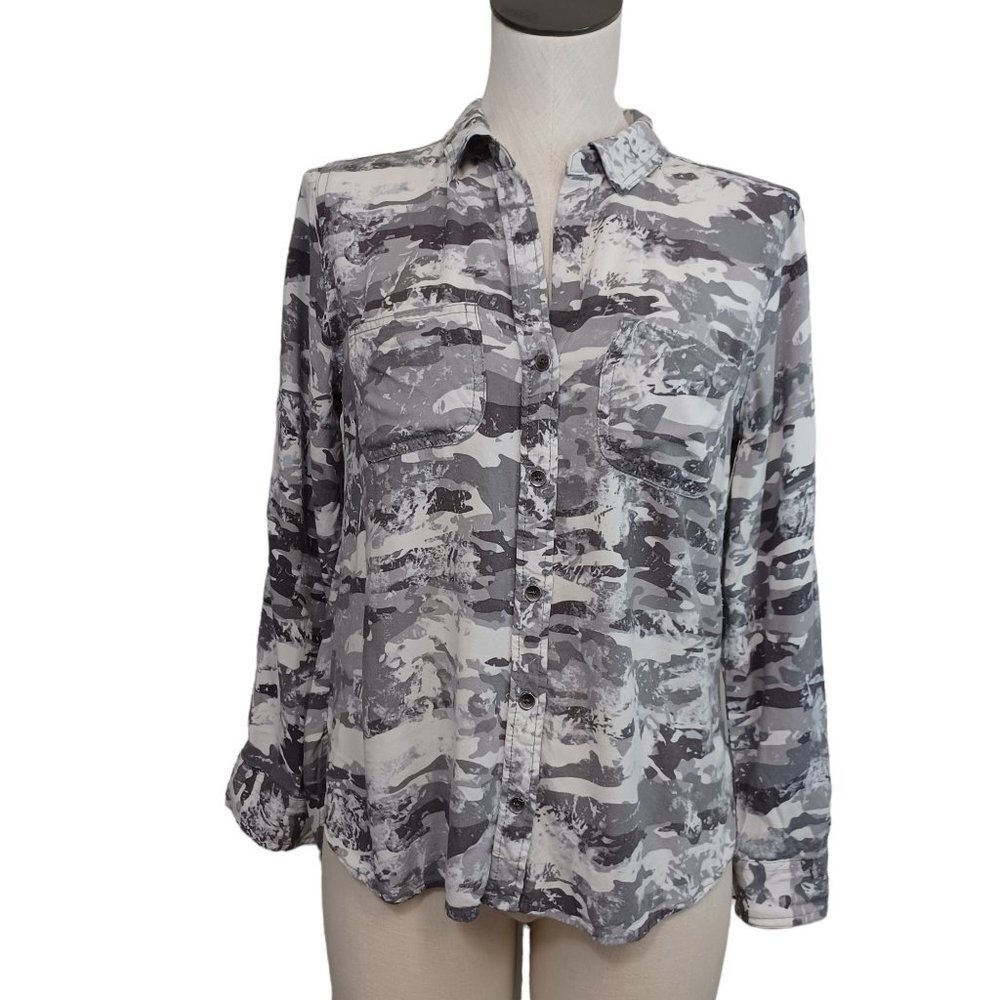Rock & Republic Blouse Womens Medium Button Front Gray White Camo Rayon Top